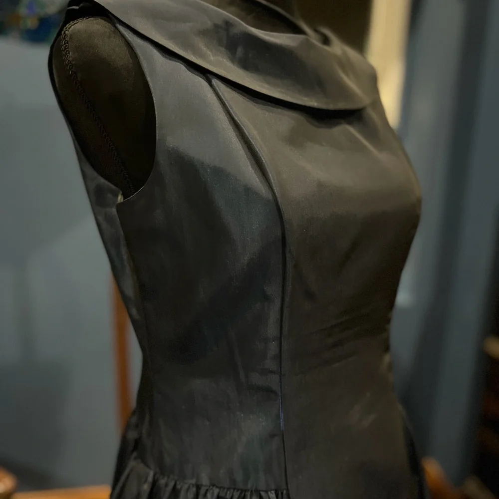 Vintage Classic Navy Fit-and-Flare Dress with Cowl Neck. Very Audrey Hepburn 6 - Picture 4 of 7
